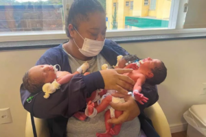 Mulher dá à luz trigêmeos 10 meses após ser mãe de gêmeos em SC