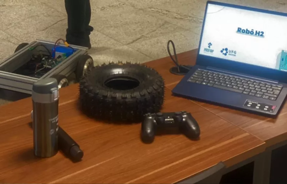 Estudantes da UFG desenvolvem robô com peças acessíveis que fiscaliza obras em Goiás