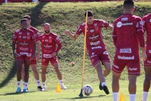 Rubens deverá ser titular no Vila Nova contra o Sport