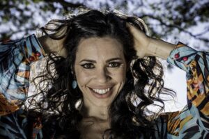 Cantora Meriele se apresenta durante Ocupação Brasileirado