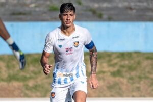 Luizão pelo Grêmio Anápolis