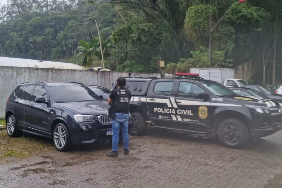 Polícia Civil de Goiás cumpre mandados de busca e apreensão em Joinville (SC)