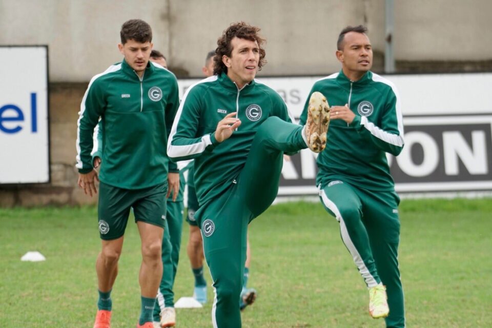 Nicolas em treino do Goiás para jogo contra o Juventude