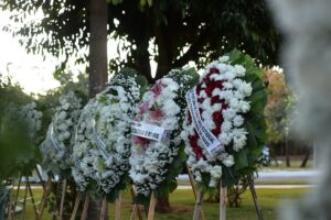 Mais de 100 coroas de flores homenageiam filho de Ronaldo Caiado