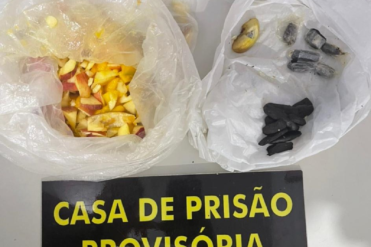 Mãe é detida ao tentar repassar drogas dentro de frutas para filho na CPP de Aparecida (GO) (Foto: Divulgação – Dgap)