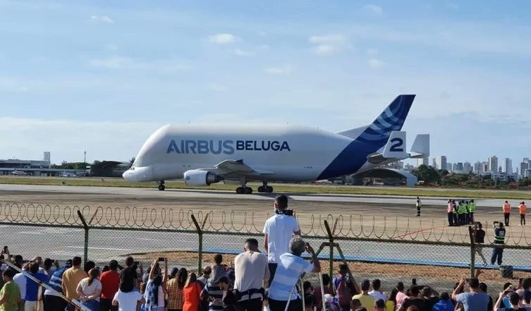 Partindo de Fortaleza, avião viaja até o aeroporto de Campinas. Avião 'baleia' Beluga em primeira viagem da aeronave ao país; fotos