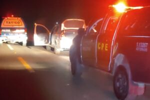 Três homens suspeitos de roubar veículos morreram após confronto com a Polícia Militar, em Aparecida de Goiânia. (Foto: reprodução)