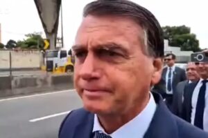 Bolsonaro desiste de ir ao debate na Band. Na emissora, ainda há a expectativa de que o presidente seja convencido a comparecer