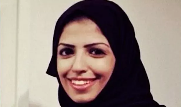 Mulher é condenada a 34 anos de prisão por usar o Twitter na Arábia Saudita