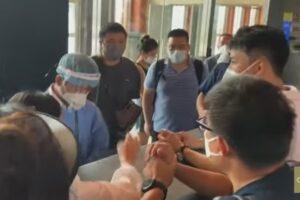 Mais de 80 mil turistas ficam presos no 'Havaí chinês' após surto de Covid (Foto: Reprodução/Youtube)