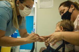 Vacinação de crianças. (Foto: Semusa)