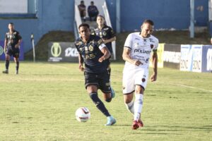 Alex Henrique marcou o gol da Aparecidense contra o Botafogo-PB
