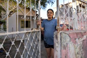 Em dia inaugural do Censo, manicure de Goiânia participa de sua primeira pesquisa