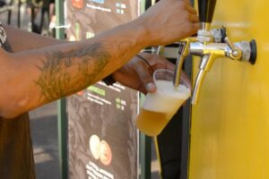 Festival de Cerveja em Brasília terá mais de 140 tipos de chope e área de jogos, com entrada franca