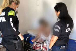A Polícia Civil prendeu um jovem, de 22 anos, suspeito de abandonar a avó, de 71, no setor Residencial Urias Magalhães, em Goiânia.