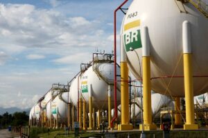 Petrobras diz que ajustes nos preços dos combustíveis poderão ser feitos quando necessários