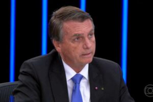 Presidente disse ser “perseguido” por um ministro do STF. Bolsonaro no JN: "resultado das eleições será respeitado"; assista
