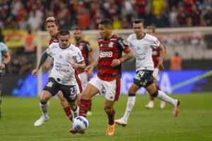 Primeiro jogo entre Corinthians e Flamengo na Libertadores