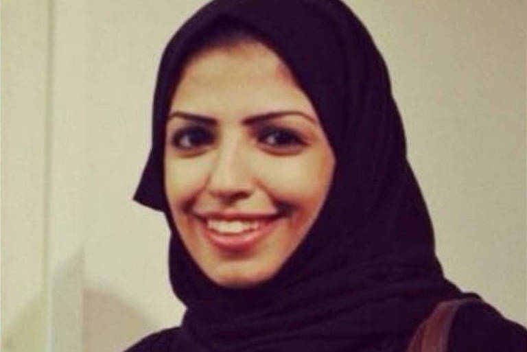 Salma al-Shehab foi detida antes de voltar para a Europa após férias. Arábia Saudita condena estudante a 34 anos de prisão por usar o Twitter