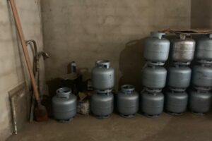 Comércio irregular de gás de cozinha em Aparecida (GO) é alvo de operação da polícia