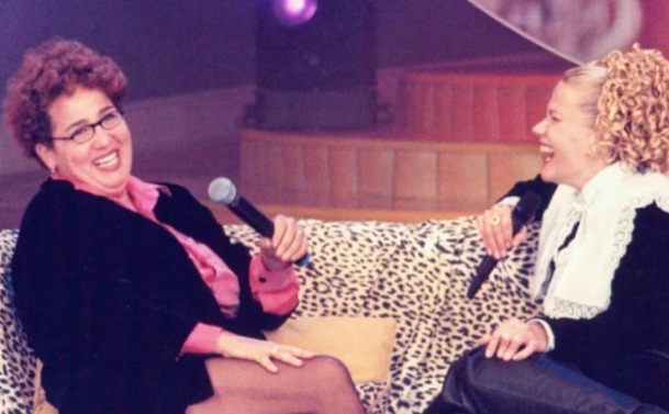 'Beijinho, beijinho': musa inspiradora de bordão usado por Claudia Jimenez, Xuxa se despede da atriz