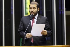 Goiás tem apenas um deputado classificado como "elite parlamentar", diz estudo