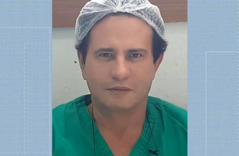 Paciente que acusa cirurgião de cárcere faz operação para retirar necrose no Rio