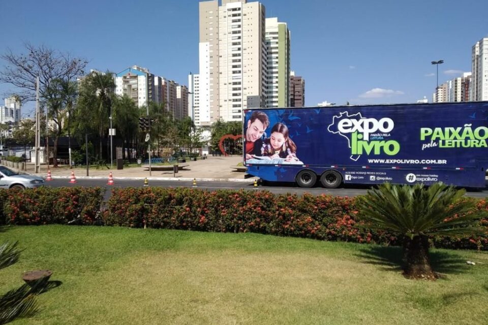 Expolivro: biblioteca sobre rodas chega a Goiânia