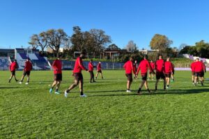 Atlético Goianiense treinando no Uruguai