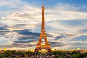 Palácio de Versalhes, Louvre e Torre Eiffel apagarão as luzes mais cedo para enfrentar crise de energia (Foto: Pixabay)