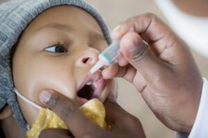 Apenas duas a cada cinco crianças estão protegidas contra poliomielite no Brasil (Foto: Governo Federal)