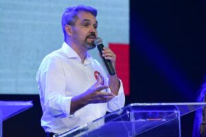 Diniz critica PT por ter conversado com Marconi: "partidos estão perdendo posicionamento"