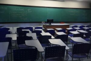 Sala de aula vazia (Foto: Agência Brasil)