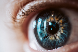 Doença ocular relacionada à idade pode levar à cegueira