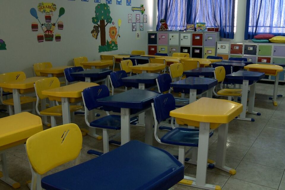 Entidades reforçam que pais podem negociar mensalidades com escolas particulares (Foto: reprodução/TV Brasil)