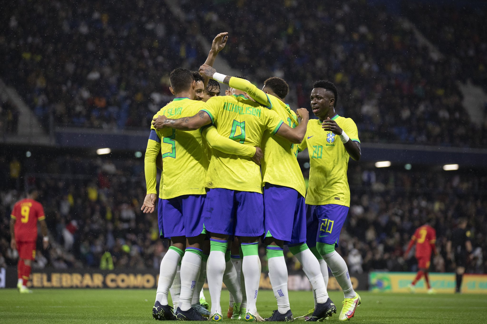 Brasil atropela Gana em amistoso com bom futebol e brilho de Richarlison