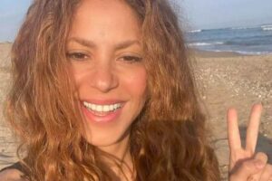 Shakira ignora repórteres ao ser perguntada sobre namorada de Piqué