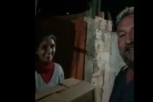 Lula dedica ato a diarista que teve marmita negada por bolsonarista (Foto: Reprodução)