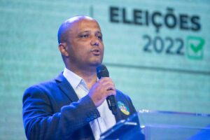 "Ausência de Caiado em debates é desrespeito aos goianos", diz Major Vitor Hugo