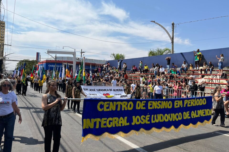Desfile cívico em Anápolis. (Foto: Thayza Marins)