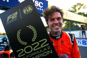 Felipe Drugovich comemora título da Fórmula 2