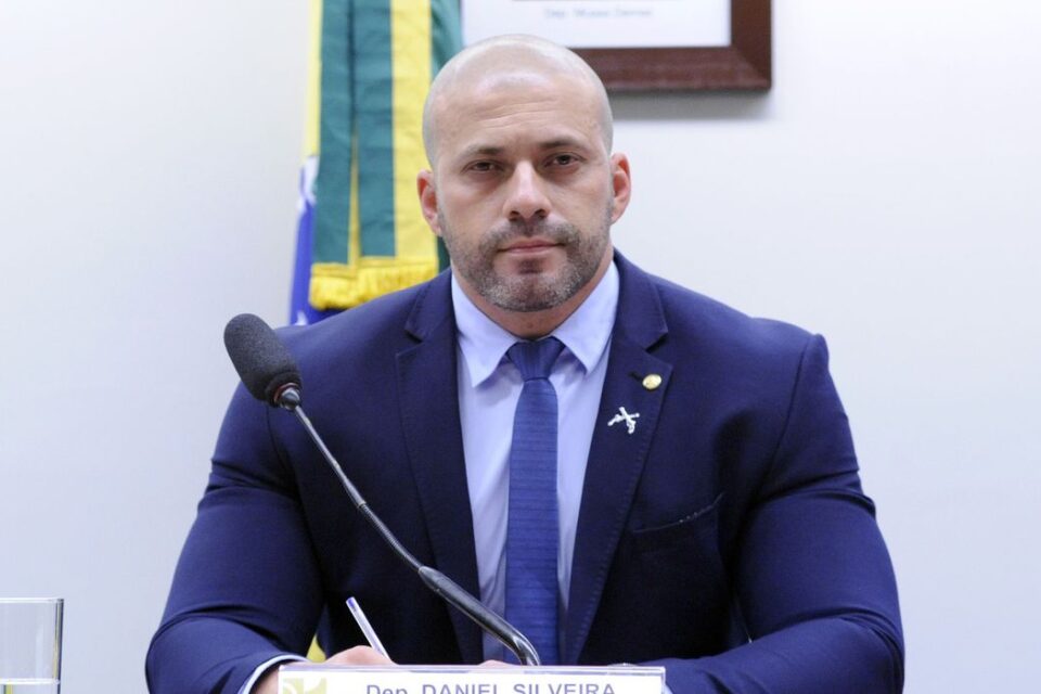 O ex-deputado federal ficará sem assento após tentar uma vaga para o Senado Daniel Silveira é preso pela Polícia Federal