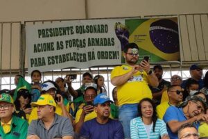 "Queremos intervenção urgente no STF", dizia cartaz. 7 de Setembro: Arquibancada em Brasília faz coro contra Lula e Moraes