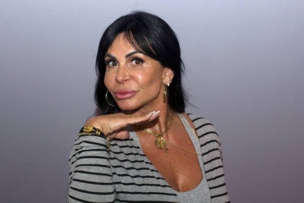 Gretchen surpreende ao mostrar lingerie que vai usar com o marido no Dia dos Namorados Gretchen de lingerie no Dia dos Namorados; veja