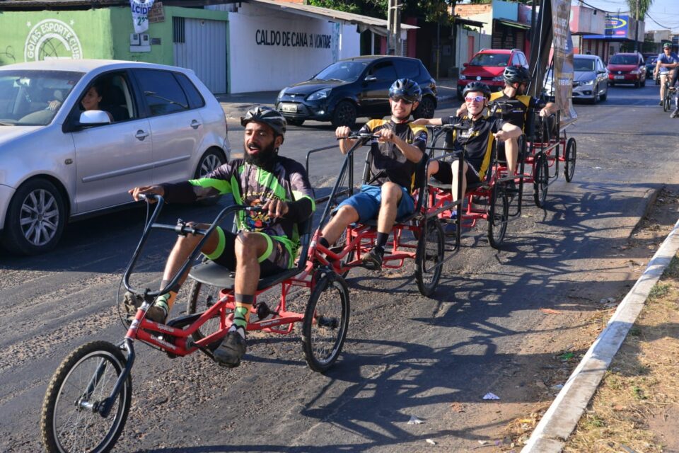 Pedal da Saúde Mental de Aparecida contou com mais de 50 ciclistas neste domingo (4)