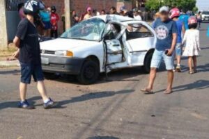 Colisão entre carro e moto deixa dois mortos e um ferido em Mineiros (GO)