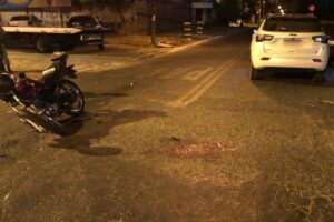 Motociclista sofre ferimentos graves após acidente no Jardim América, em Goiânia