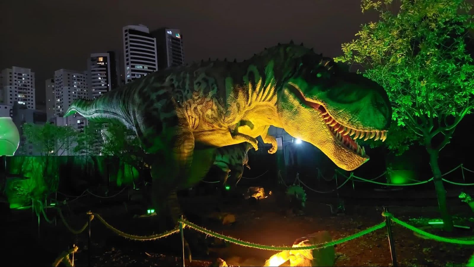 Parque temático 'T-Rex' chega a Goiânia com dinossauros gigantes