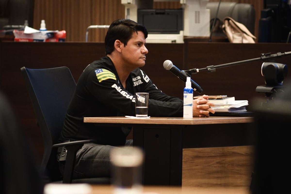 Delegado fala à promotoria sobre função dos acusados no homicídio de Valério Luiz