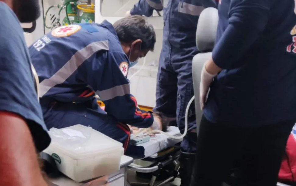 Serviço de Atendimento Móvel (Samu) foi acionada para atender a criança (Foto: Divulgação - Polícia Militar)